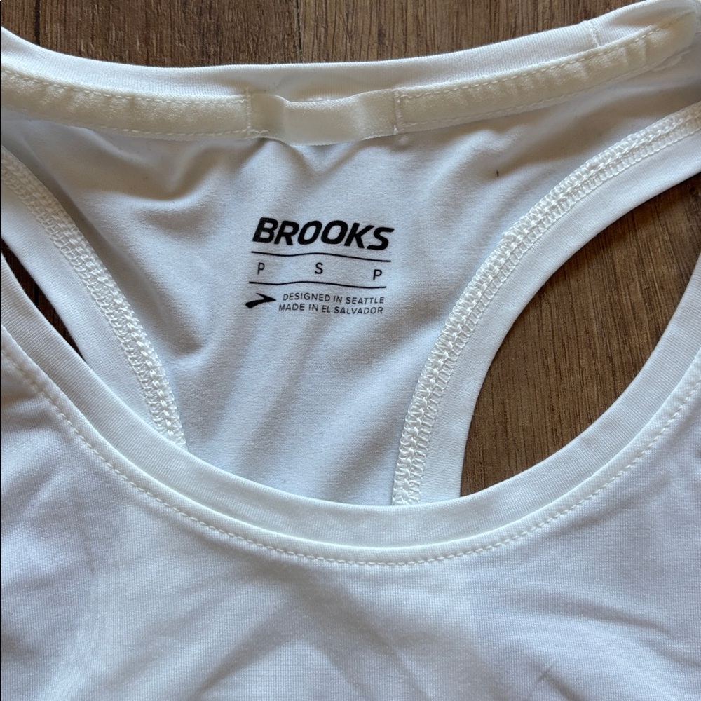 Brooks Luxe Tank & Short Sleeve. - Picture 3 of 6